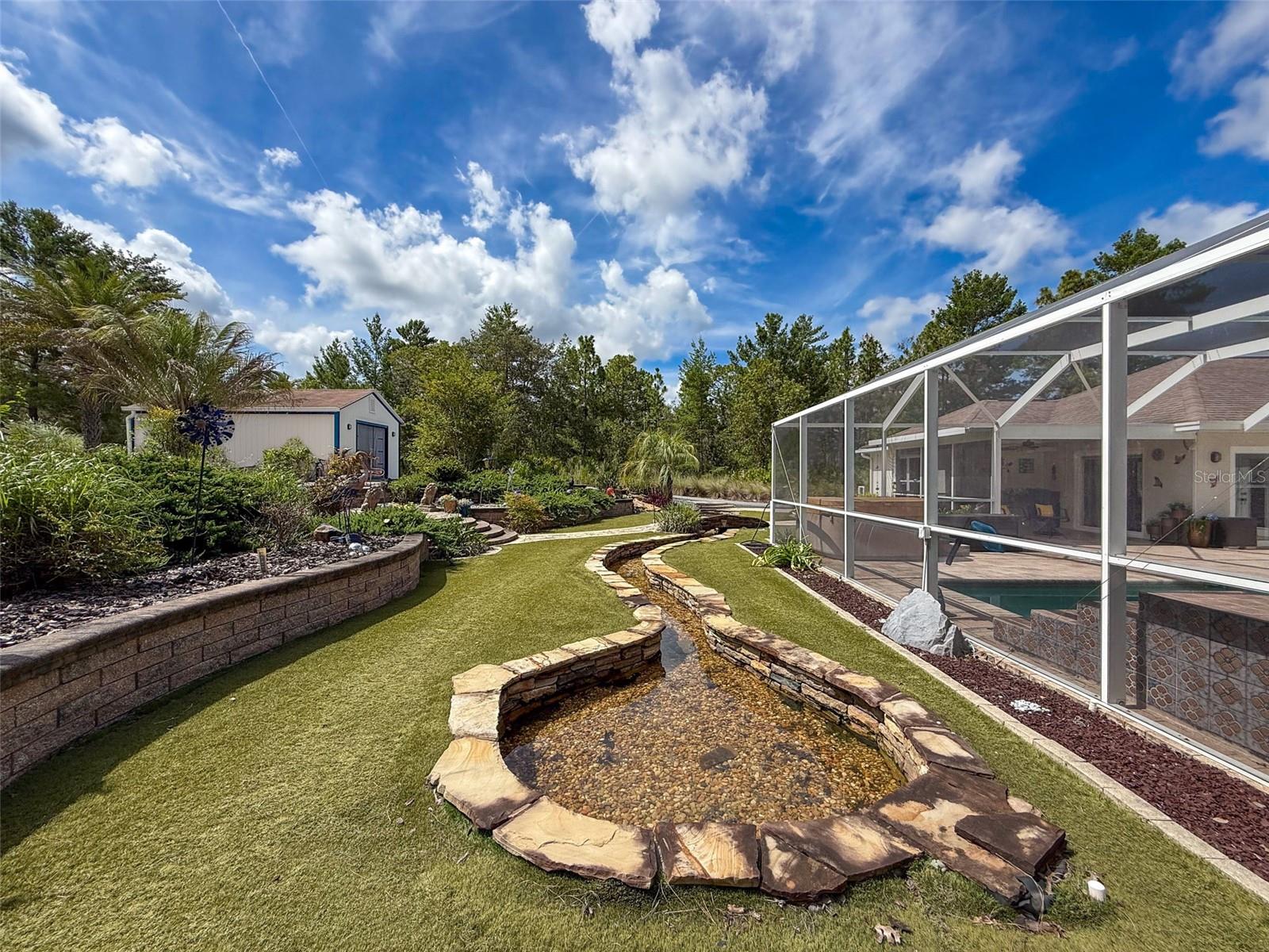 Listing photo id 67 for 18328 Maberly Road