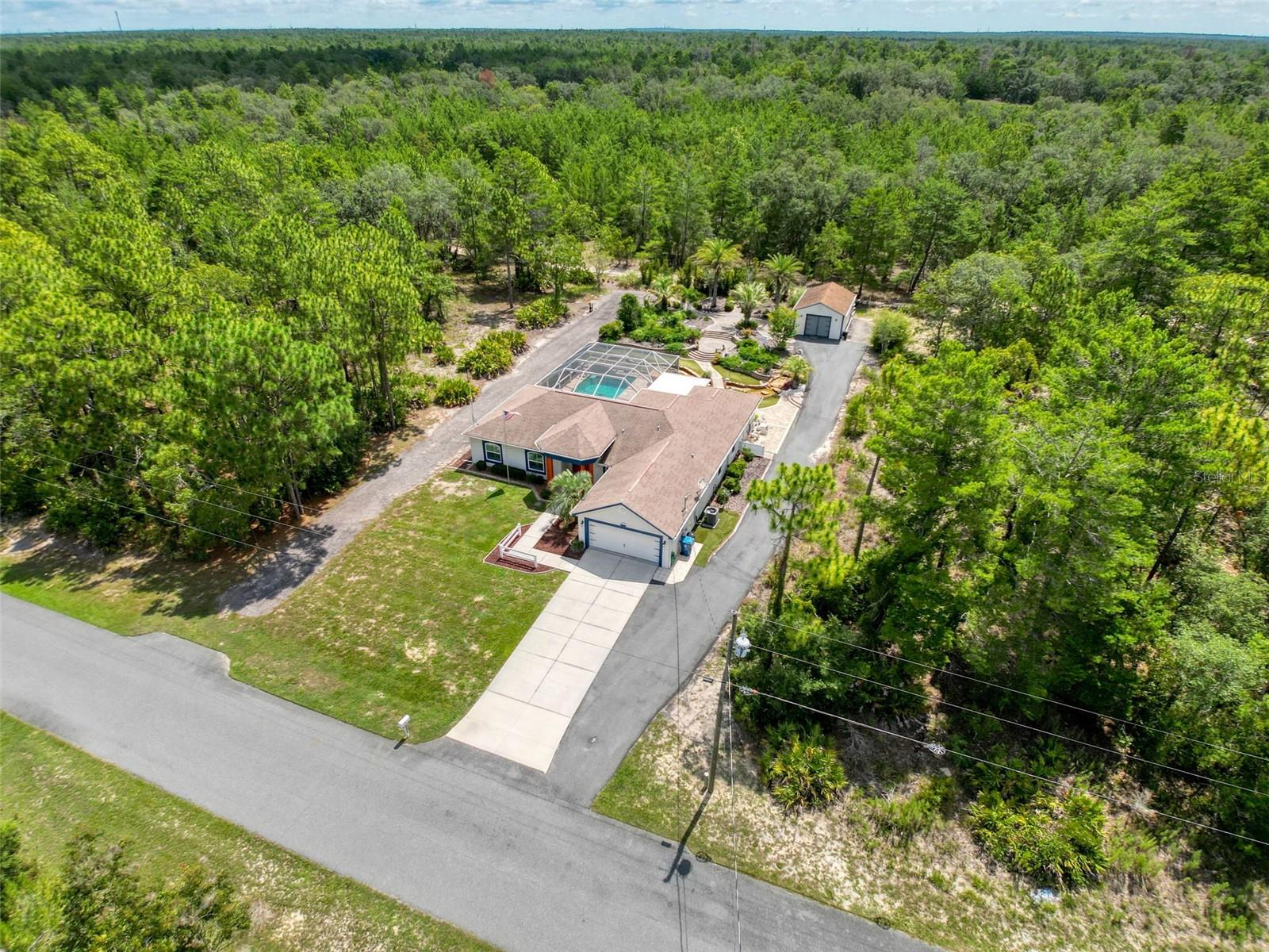 Listing photo id 78 for 18328 Maberly Road