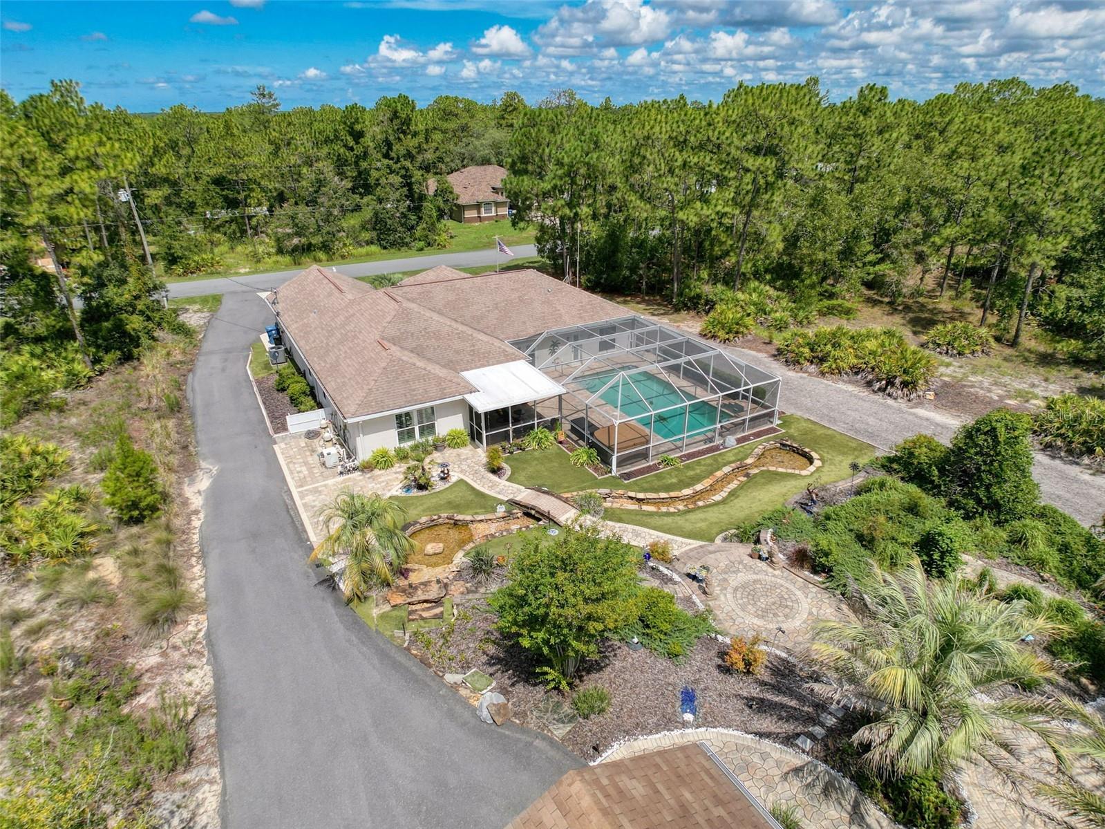 Listing photo id 79 for 18328 Maberly Road