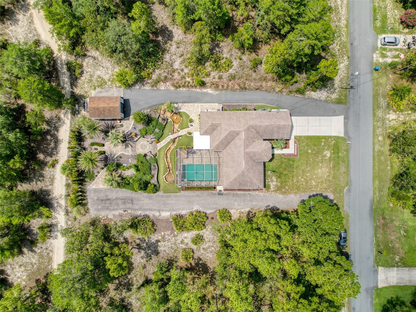 Listing photo id 84 for 18328 Maberly Road