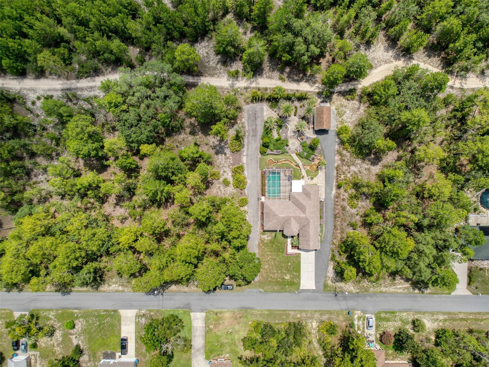 Listing photo id 86 for 18328 Maberly Road