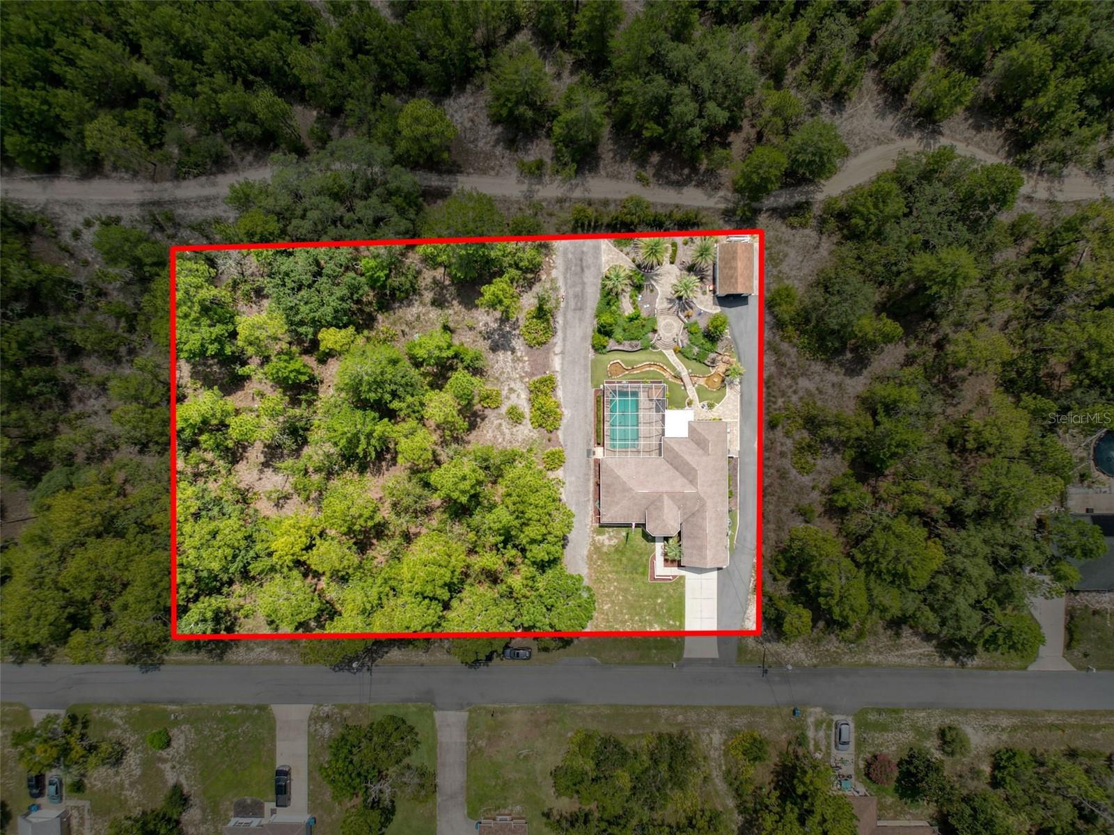 Listing photo id 92 for 18328 Maberly Road