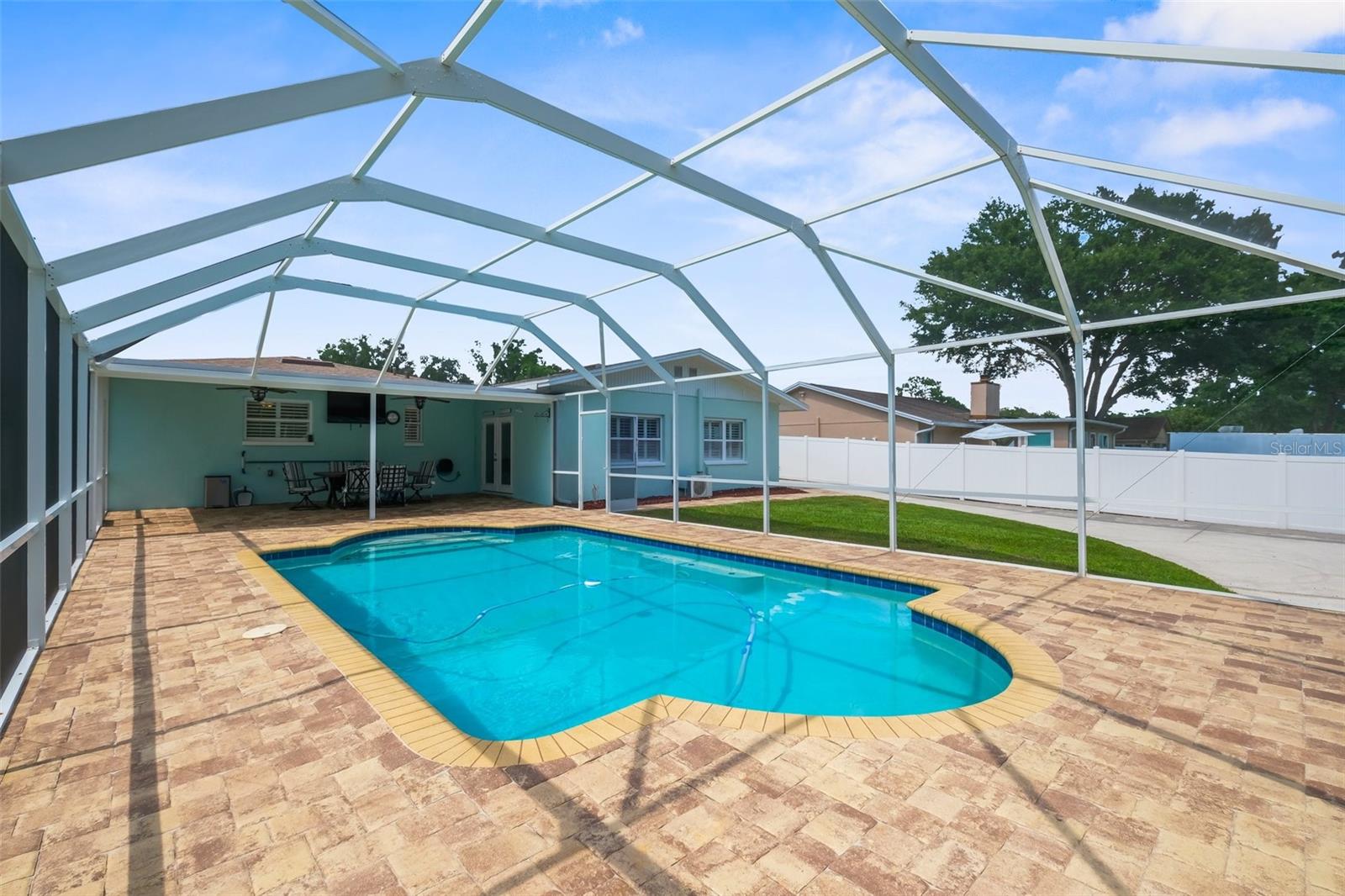 Image 11 of 68 For 18605 San Rio Circle