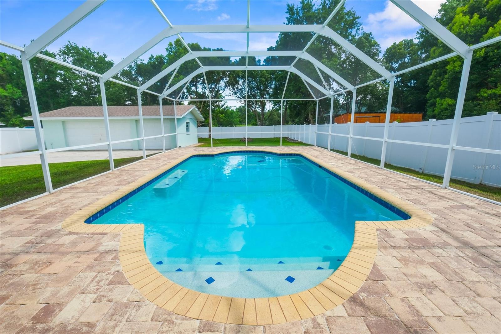 Image 14 of 68 For 18605 San Rio Circle