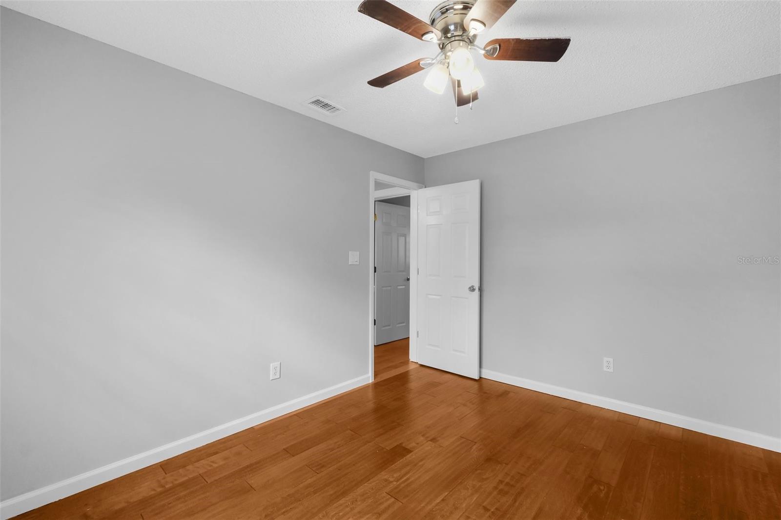 Image 32 of 68 For 18605 San Rio Circle