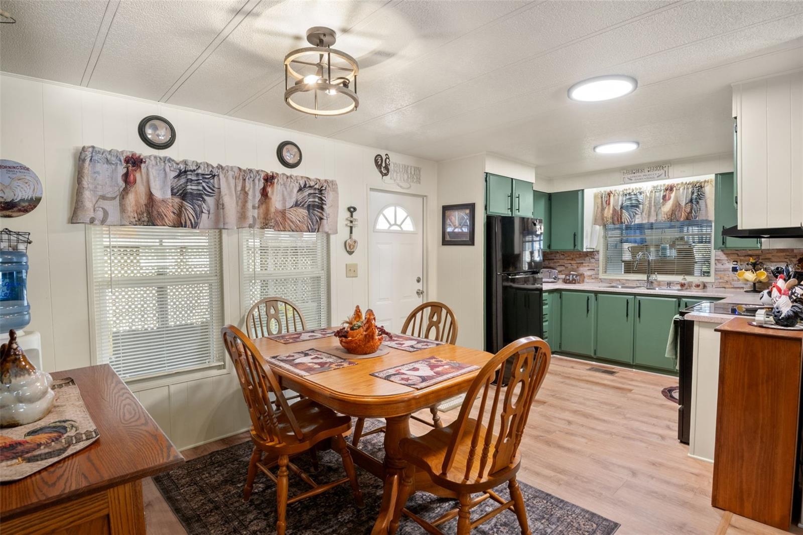 Image 11 of 24 For 7402 Grand Pine Drive