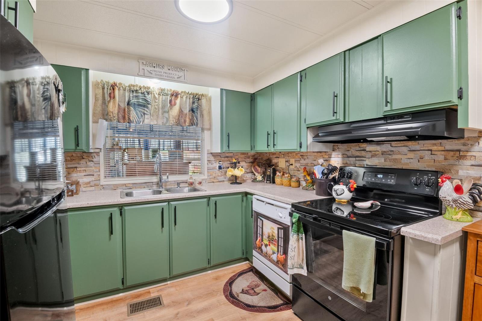 Image 12 of 24 For 7402 Grand Pine Drive