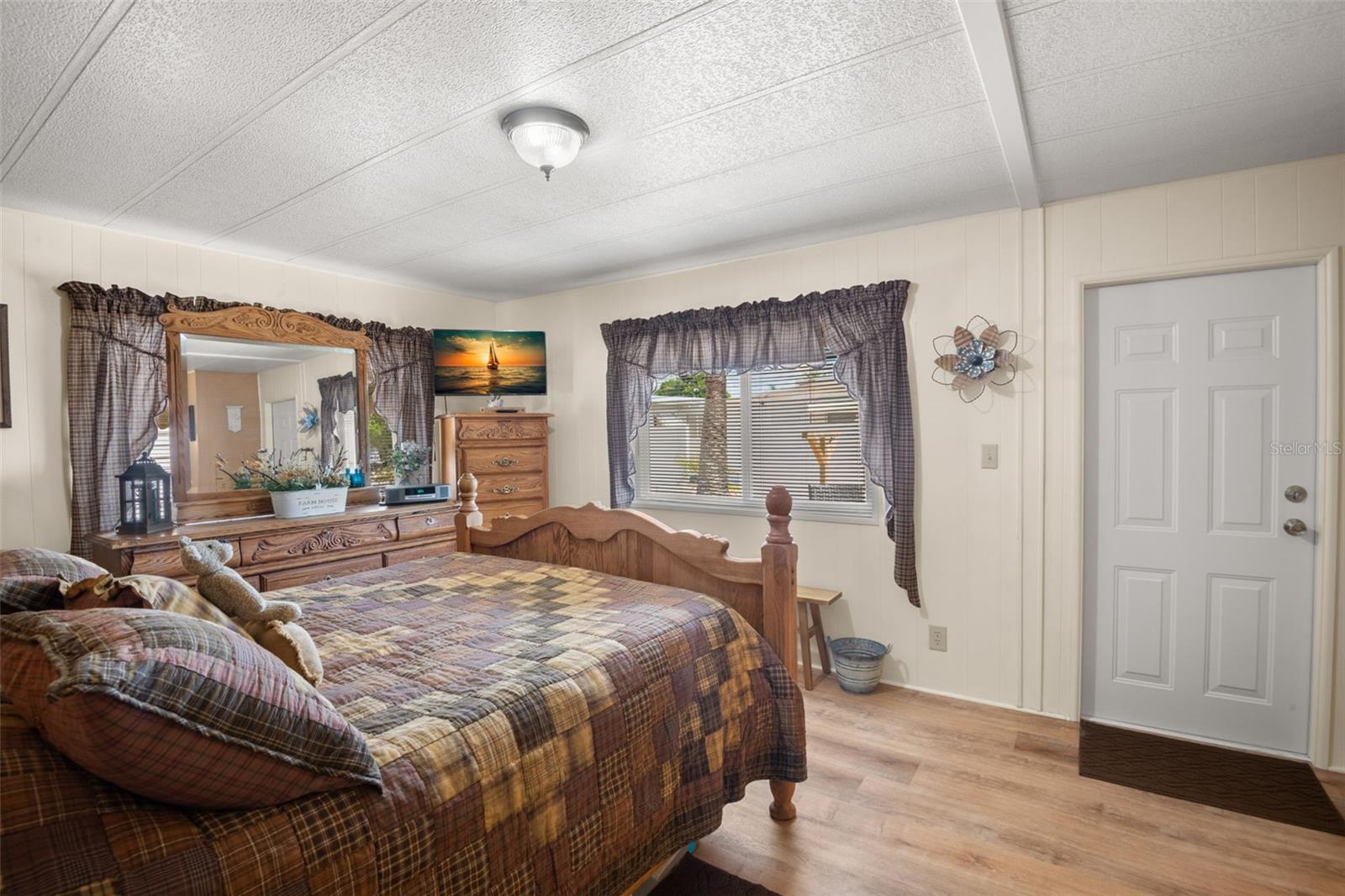 Image 15 of 24 For 7402 Grand Pine Drive