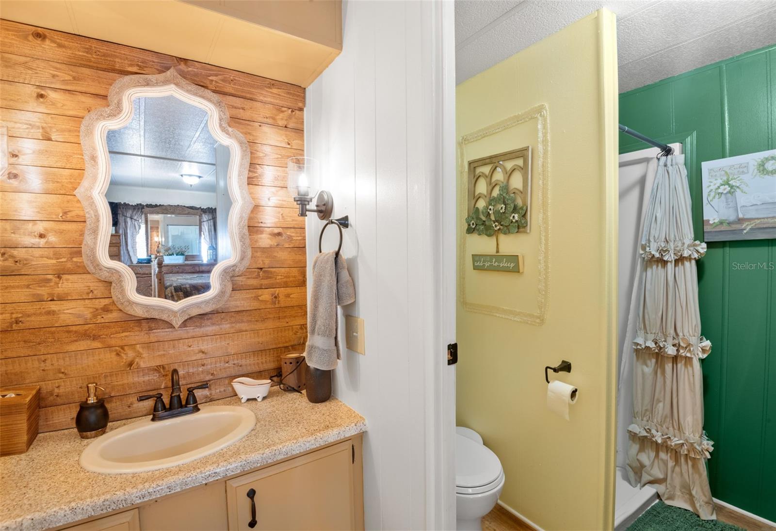 Image 17 of 24 For 7402 Grand Pine Drive