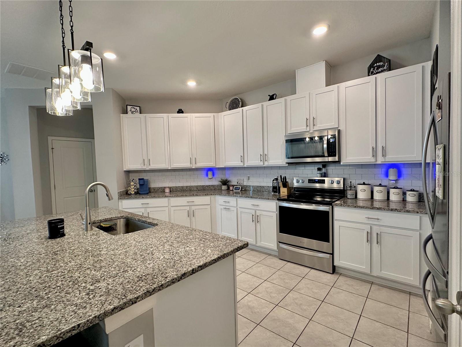 Image 10 of 27 For 12695 Aston Drive