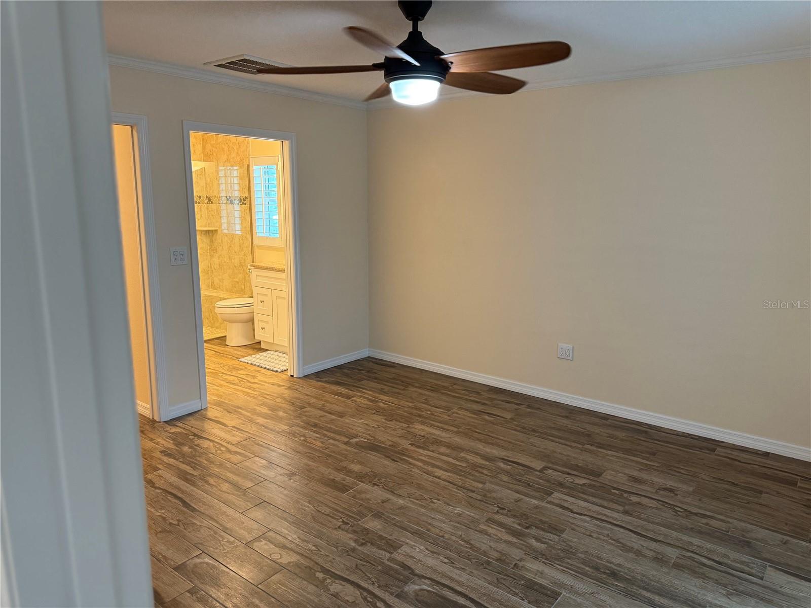 Listing photo id 8 for 4385 7th Isle Drive