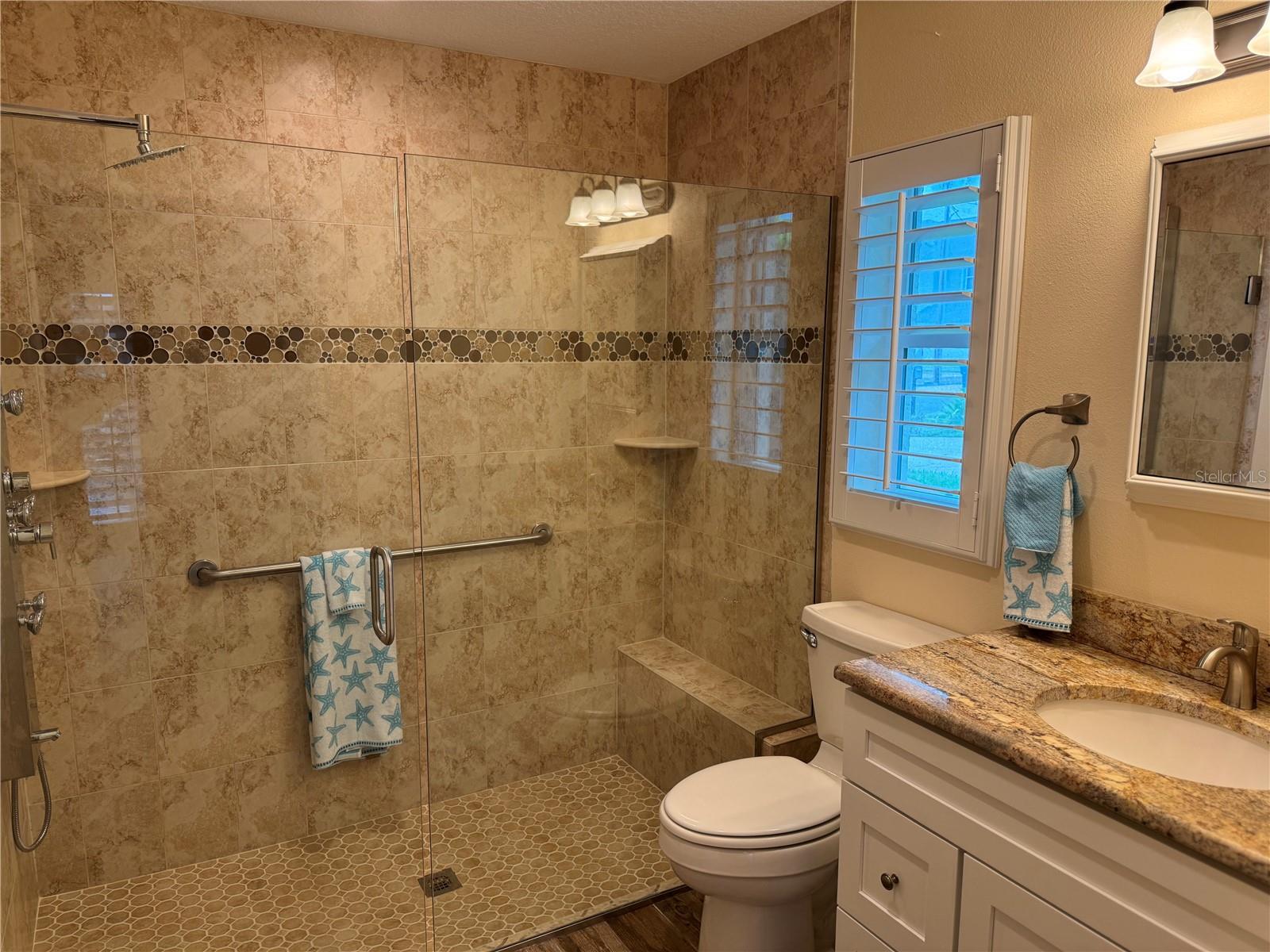Listing photo id 10 for 4385 7th Isle Drive
