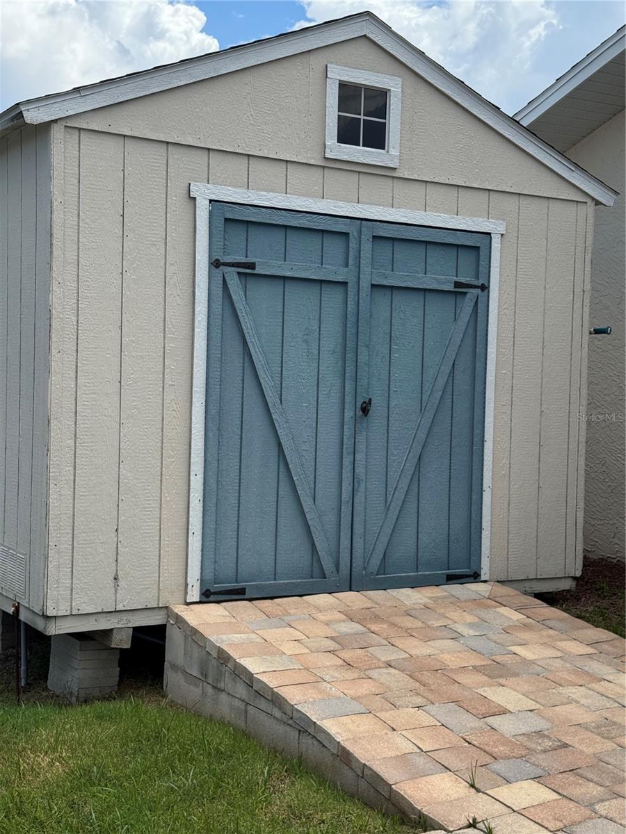 Listing photo id 17 for 4385 7th Isle Drive