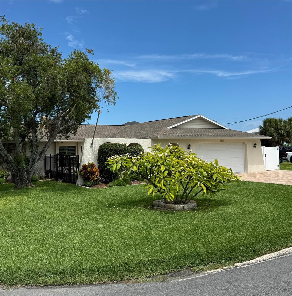Listing photo id 0 for 4385 7th Isle Drive