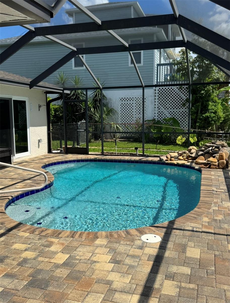 Listing photo id 19 for 4385 7th Isle Drive