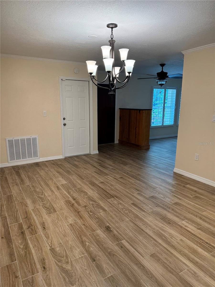 Listing photo id 3 for 4385 7th Isle Drive