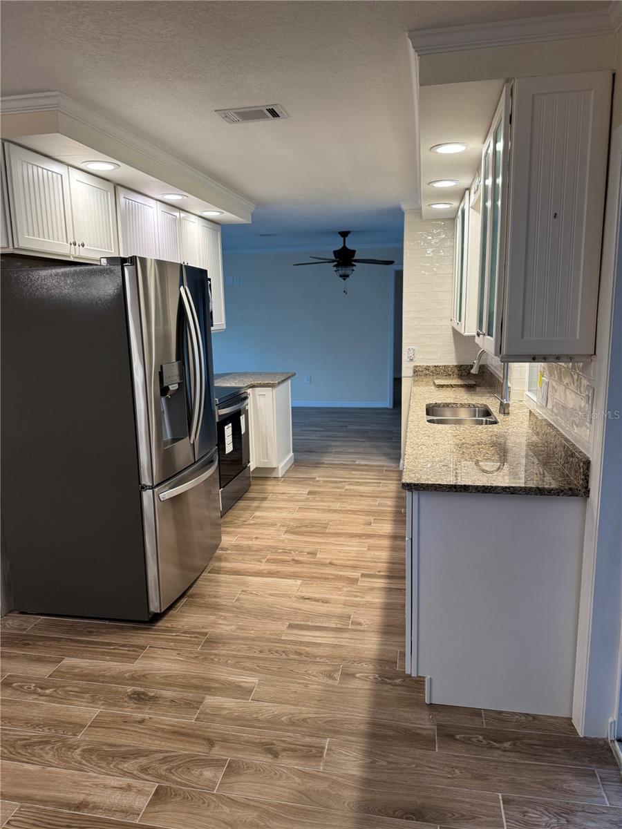 Listing photo id 6 for 4385 7th Isle Drive