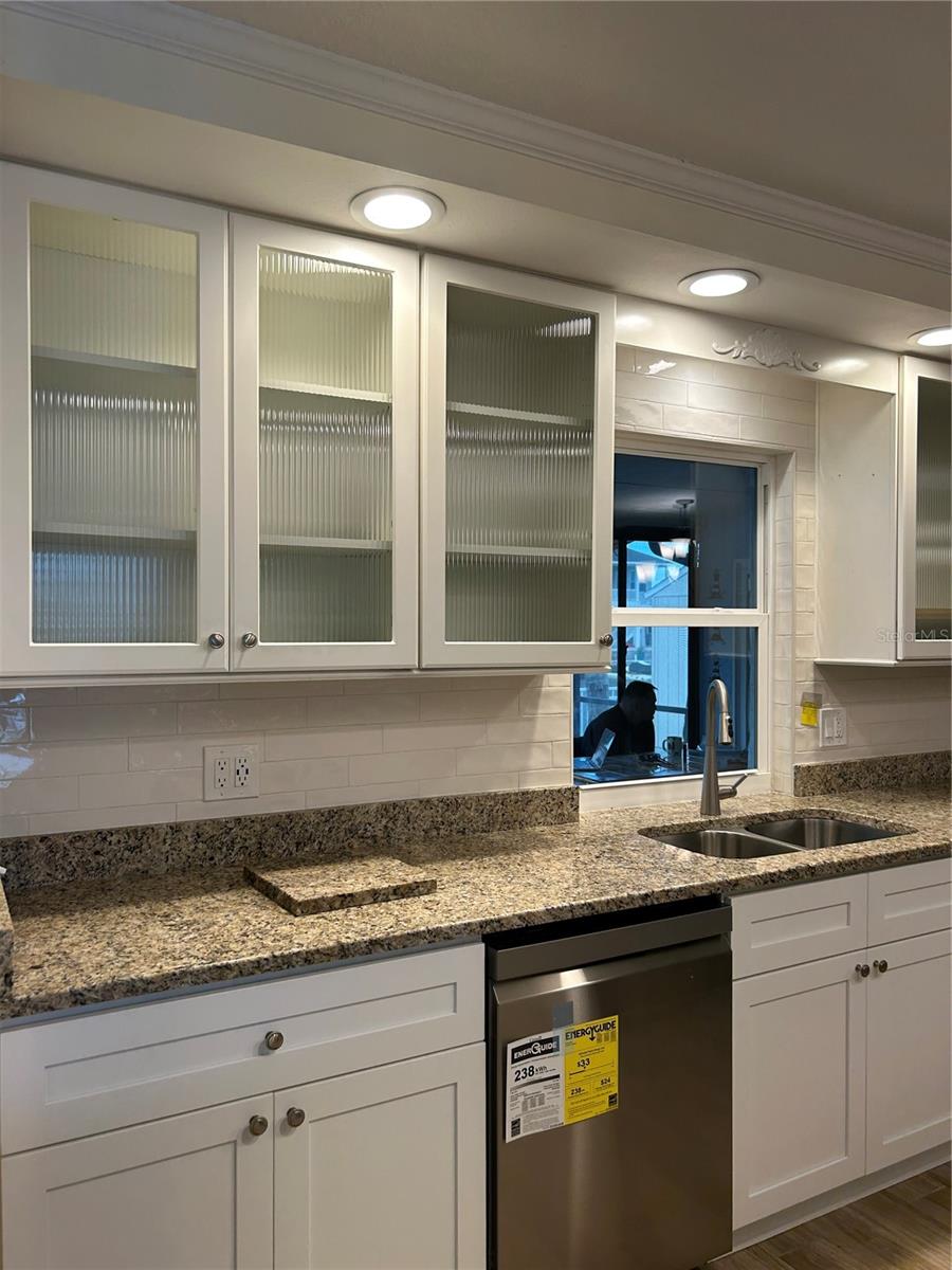 Listing photo id 7 for 4385 7th Isle Drive