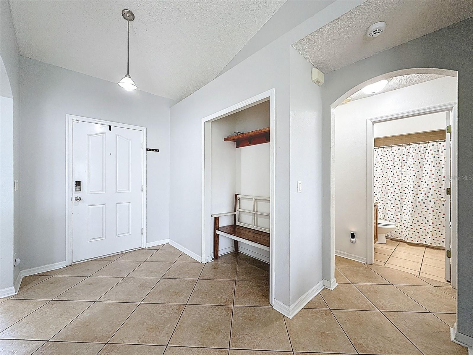 Listing photo id 9 for 6042 Sunday Road