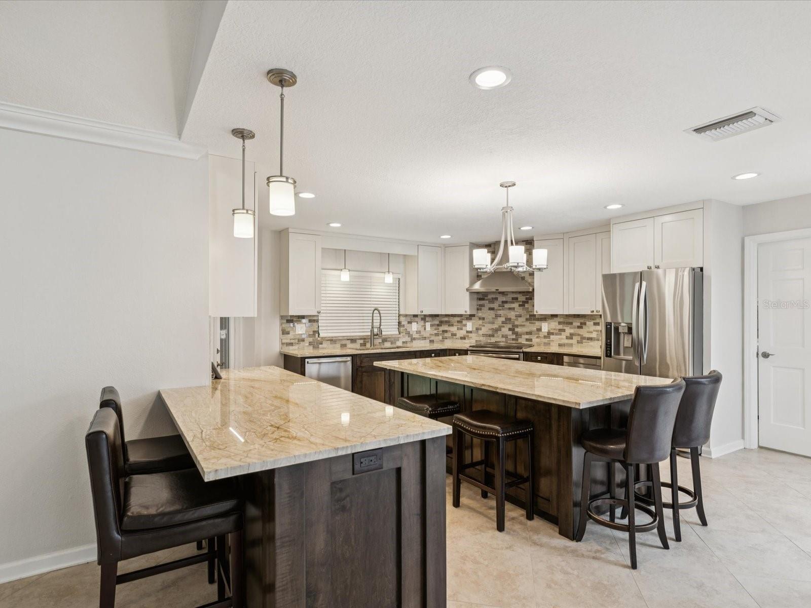 Listing photo id 17 for 10720 Skyhawk Drive
