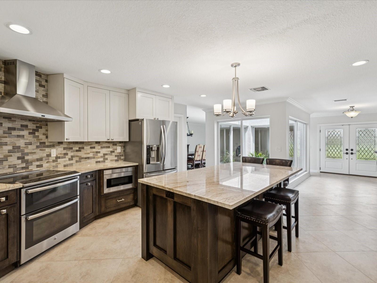 Listing photo id 21 for 10720 Skyhawk Drive
