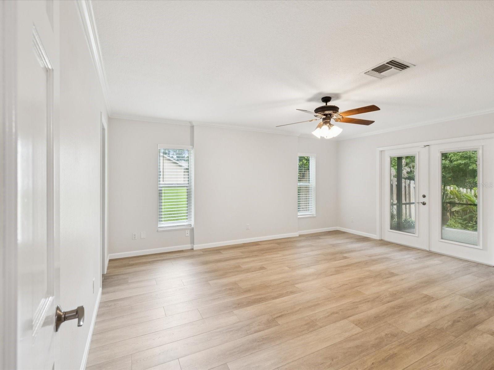 Listing photo id 31 for 10720 Skyhawk Drive
