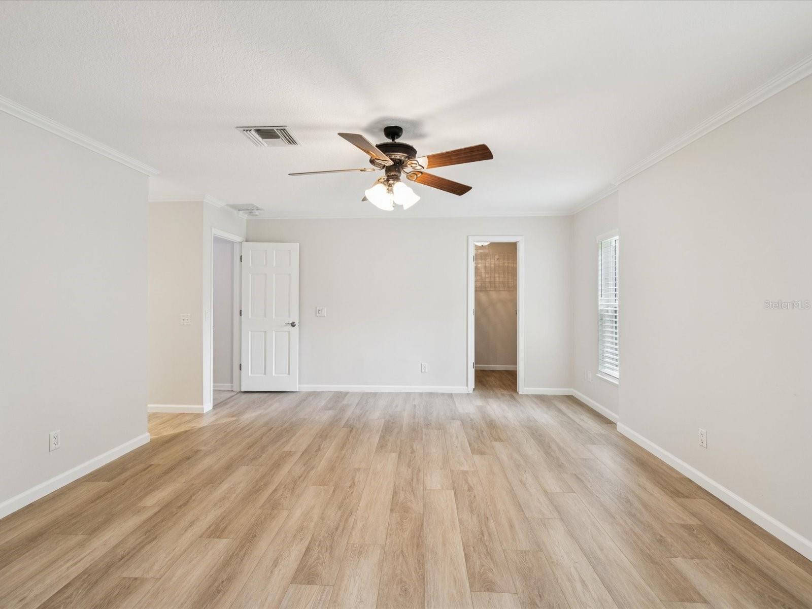Listing photo id 34 for 10720 Skyhawk Drive