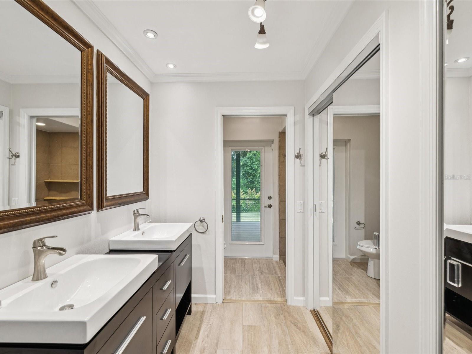 Listing photo id 36 for 10720 Skyhawk Drive