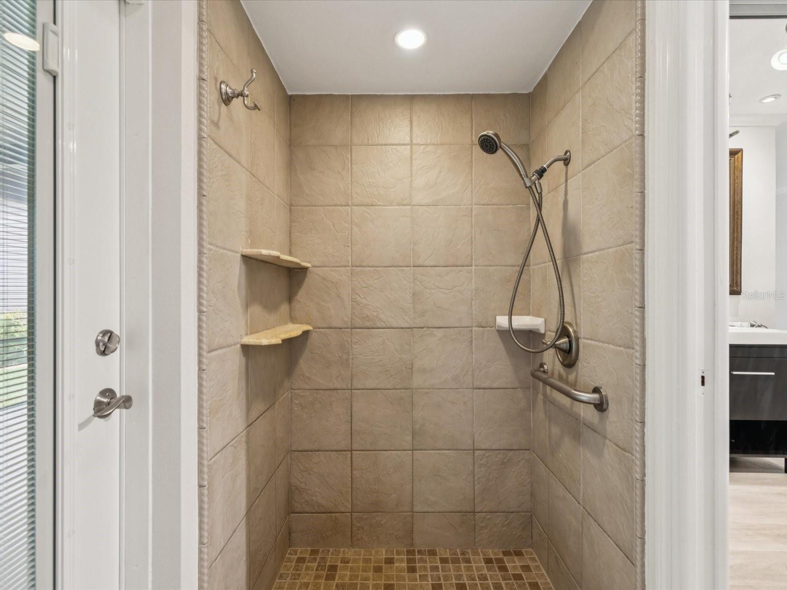 Listing photo id 39 for 10720 Skyhawk Drive