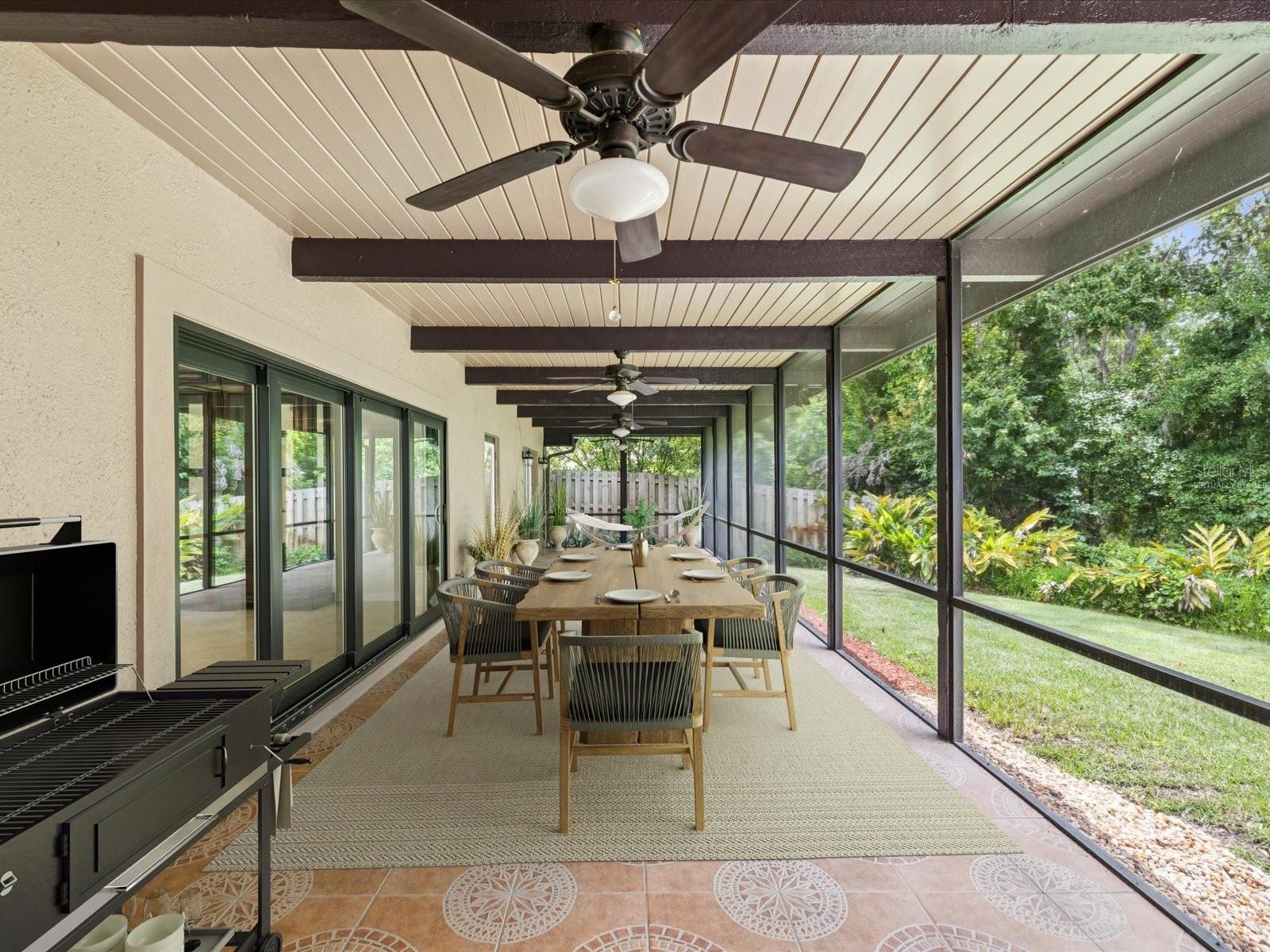 Listing photo id 3 for 10720 Skyhawk Drive
