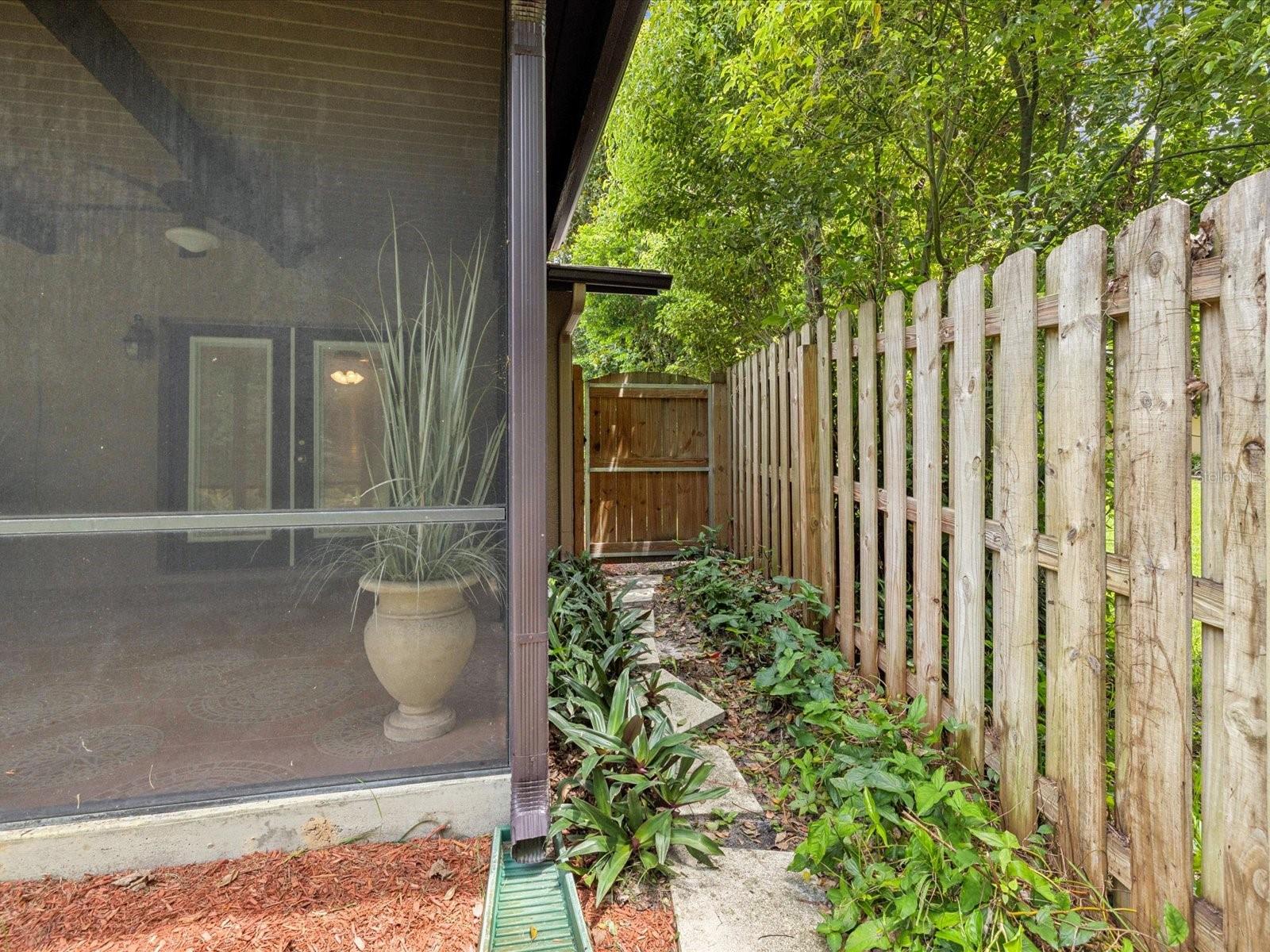 Listing photo id 56 for 10720 Skyhawk Drive