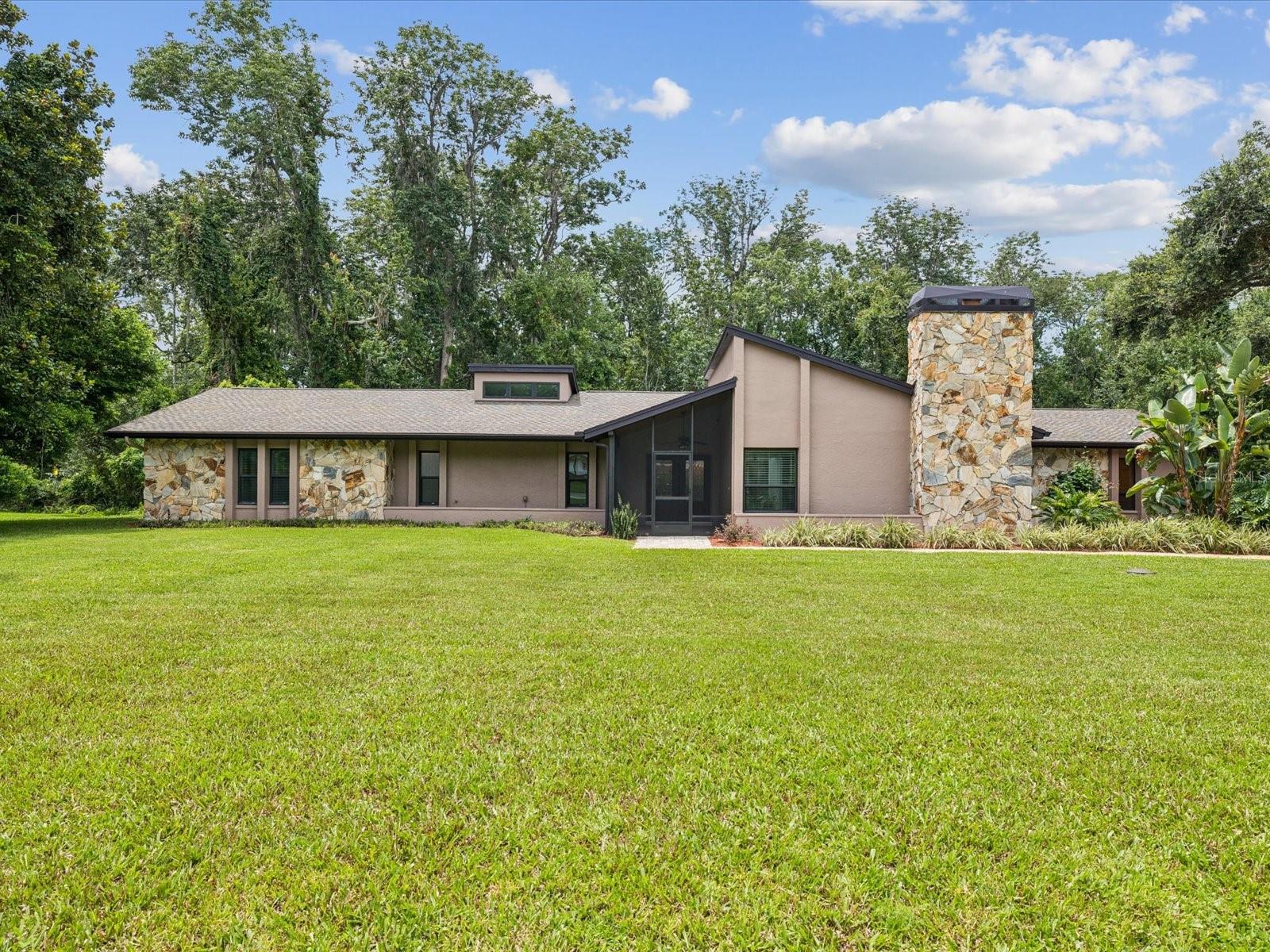 Listing photo id 58 for 10720 Skyhawk Drive
