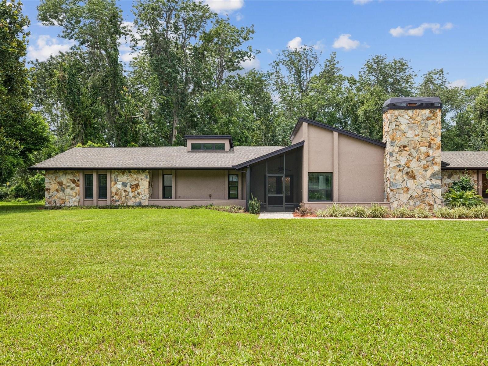 Listing photo id 59 for 10720 Skyhawk Drive