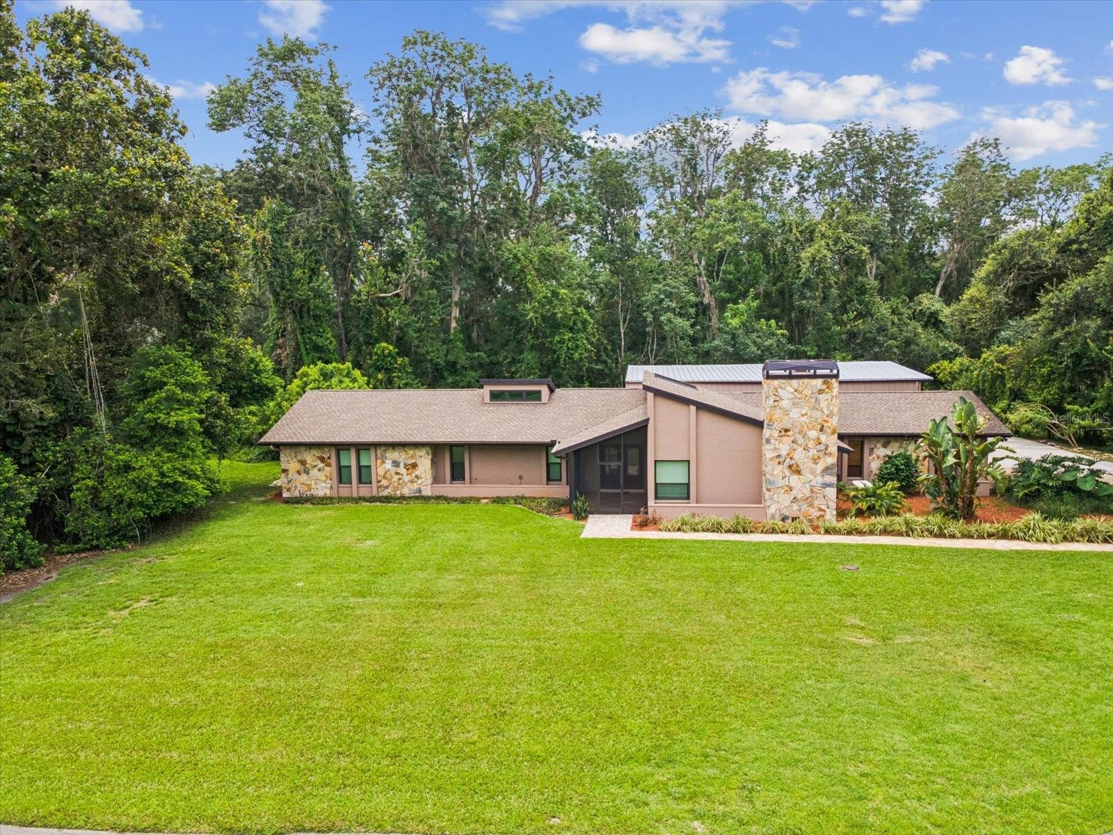 Listing photo id 66 for 10720 Skyhawk Drive