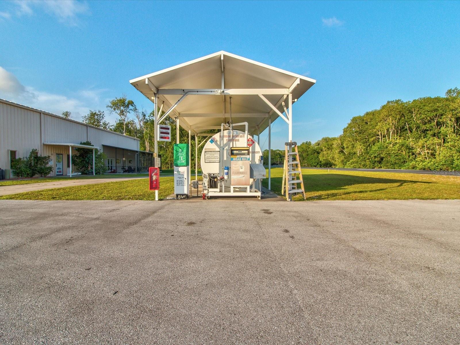 Listing photo id 79 for 10720 Skyhawk Drive