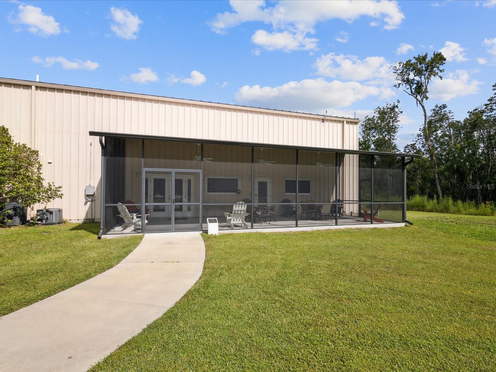 Listing photo id 84 for 10720 Skyhawk Drive