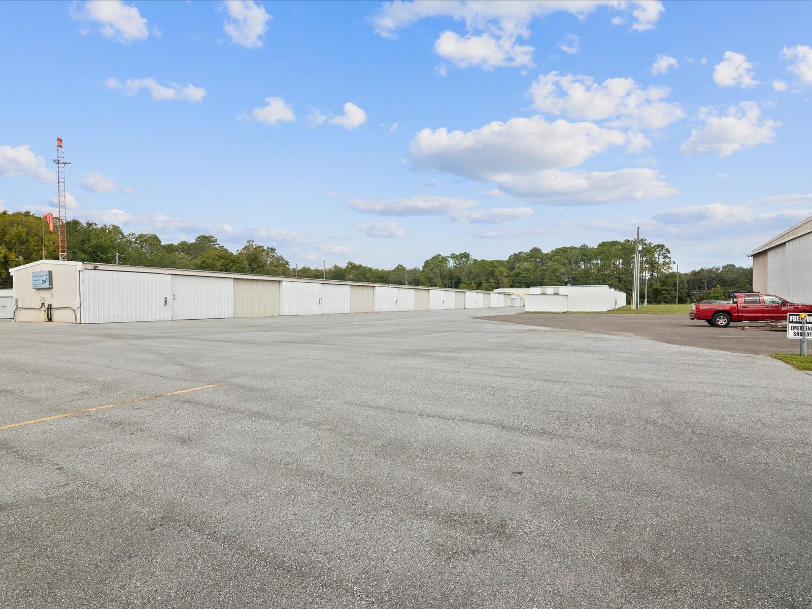 Listing photo id 86 for 10720 Skyhawk Drive