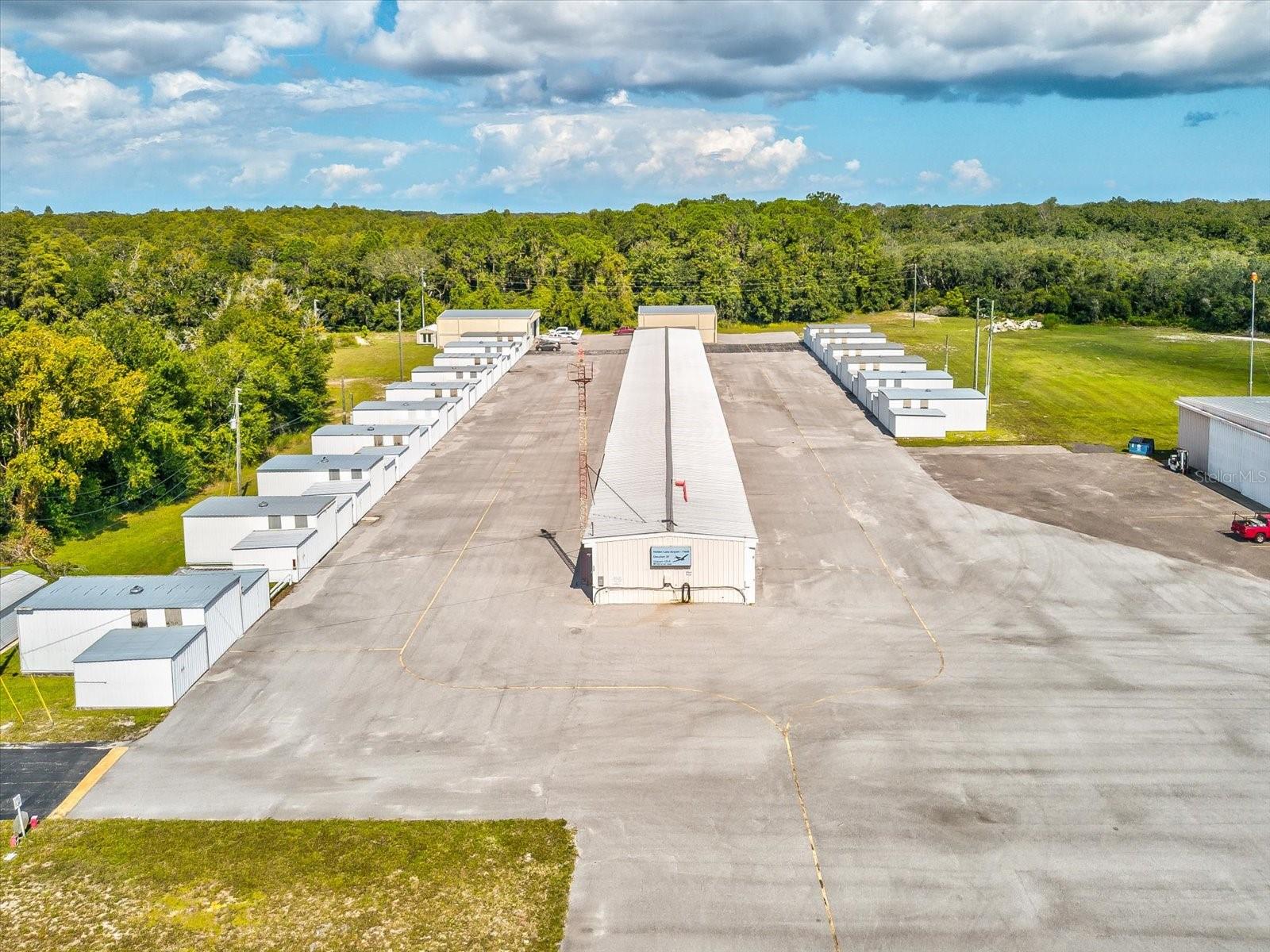 Listing photo id 92 for 10720 Skyhawk Drive