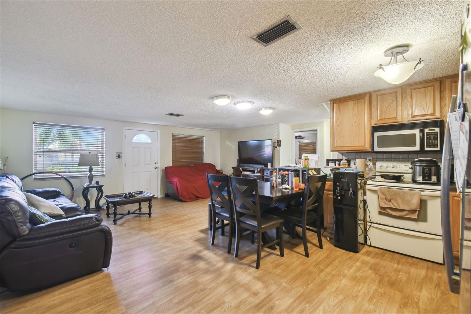 Listing photo id 9 for 6428 Kentfield Avenue