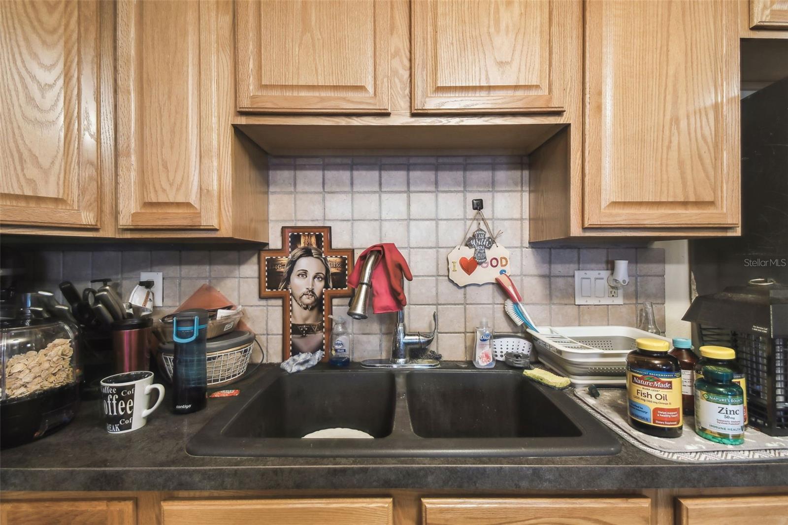 Listing photo id 11 for 6428 Kentfield Avenue