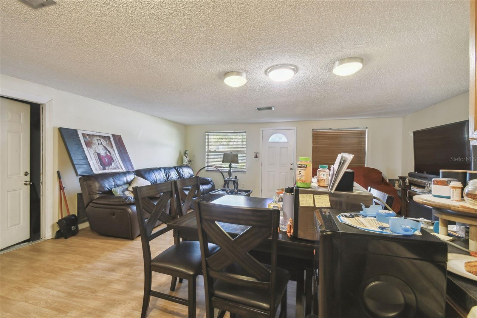 Listing photo id 12 for 6428 Kentfield Avenue