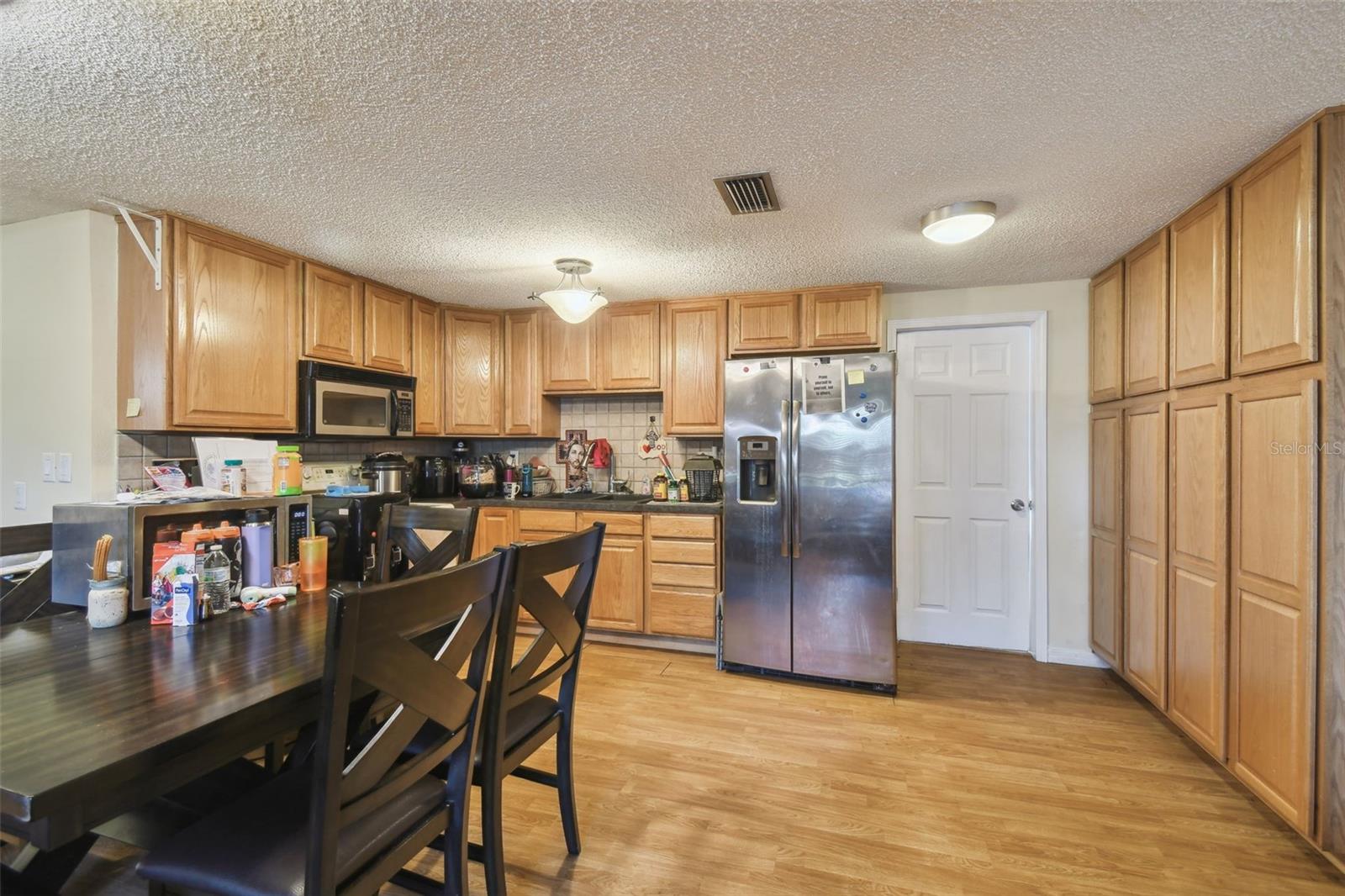 Listing photo id 13 for 6428 Kentfield Avenue