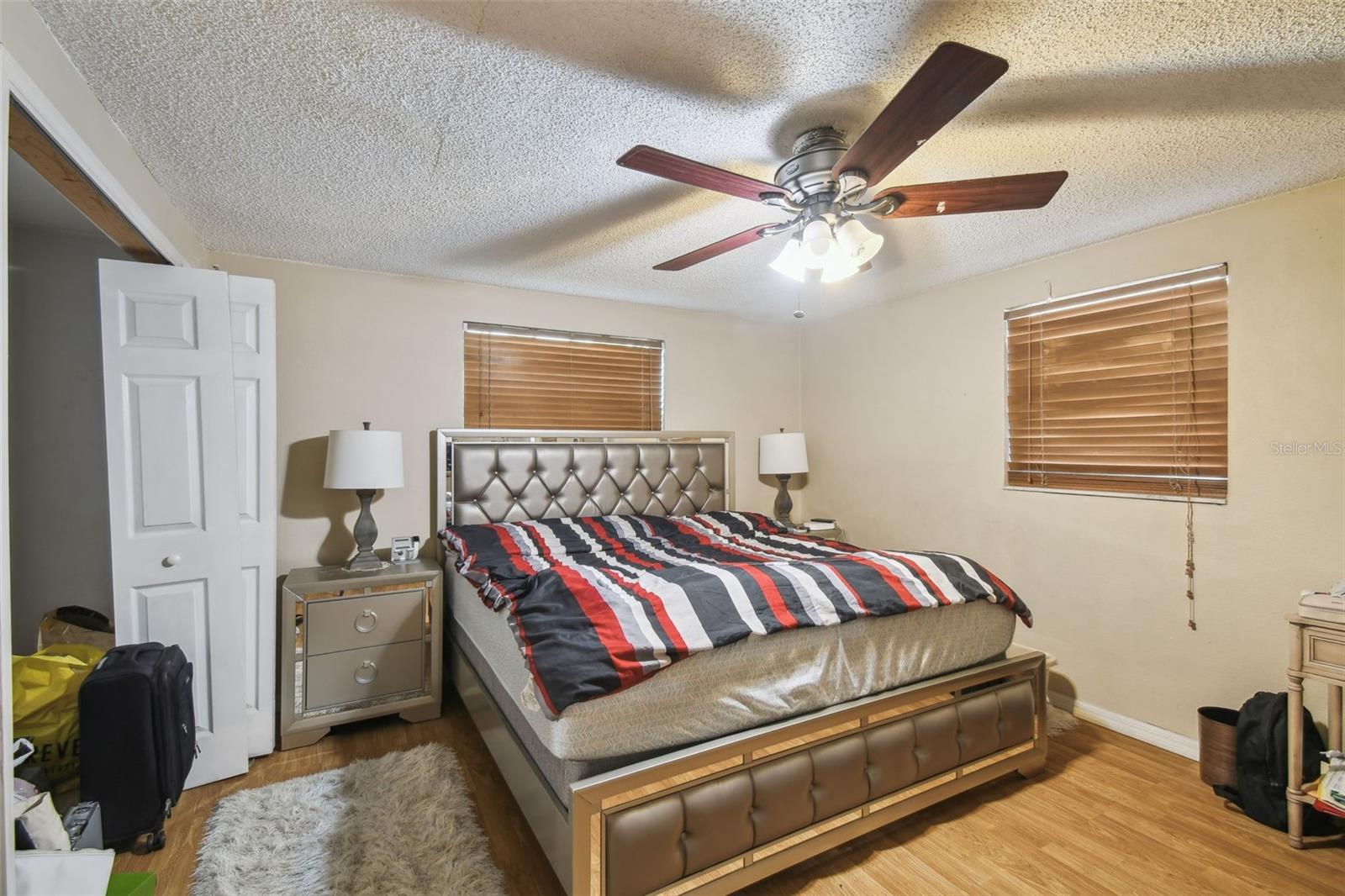 Listing photo id 1 for 6428 Kentfield Avenue