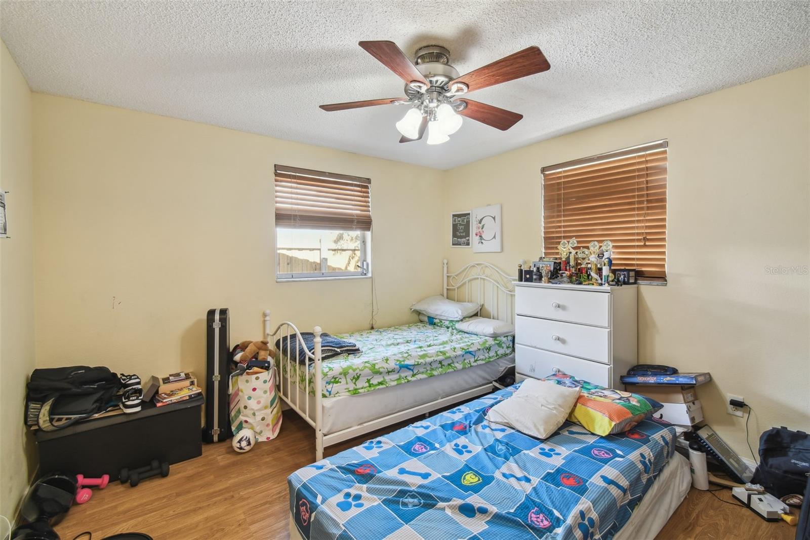 Listing photo id 2 for 6428 Kentfield Avenue