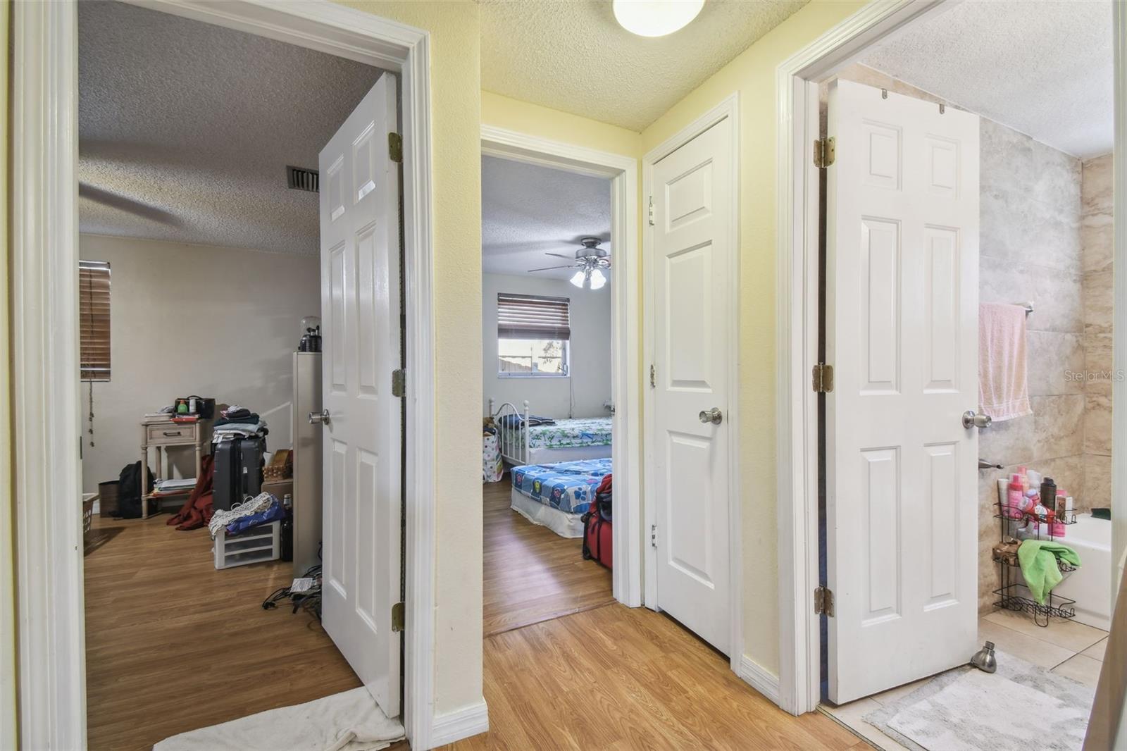 Listing photo id 5 for 6428 Kentfield Avenue