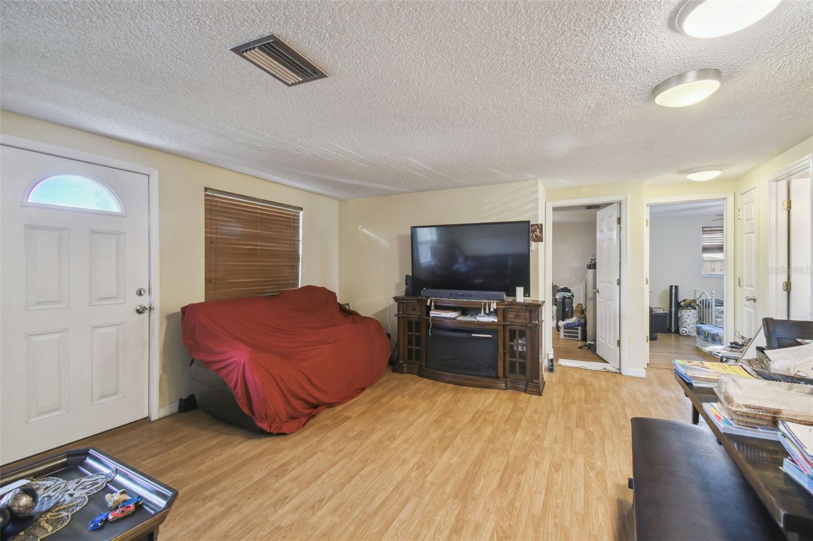 Listing photo id 6 for 6428 Kentfield Avenue