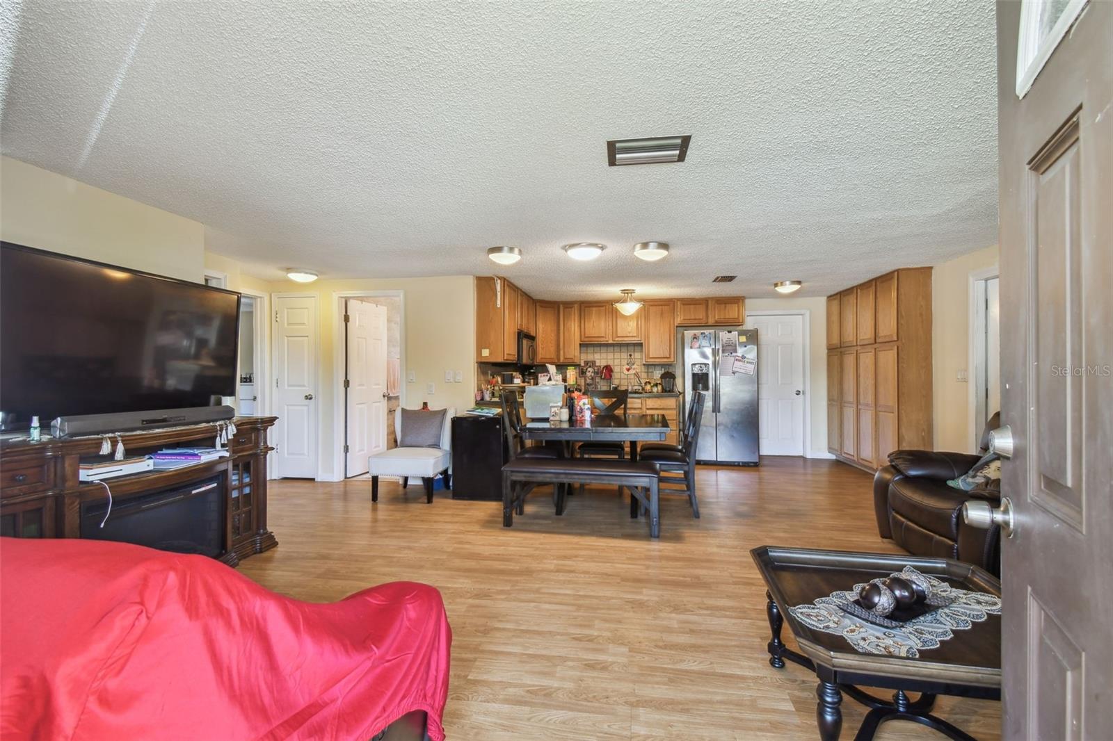 Listing photo id 7 for 6428 Kentfield Avenue