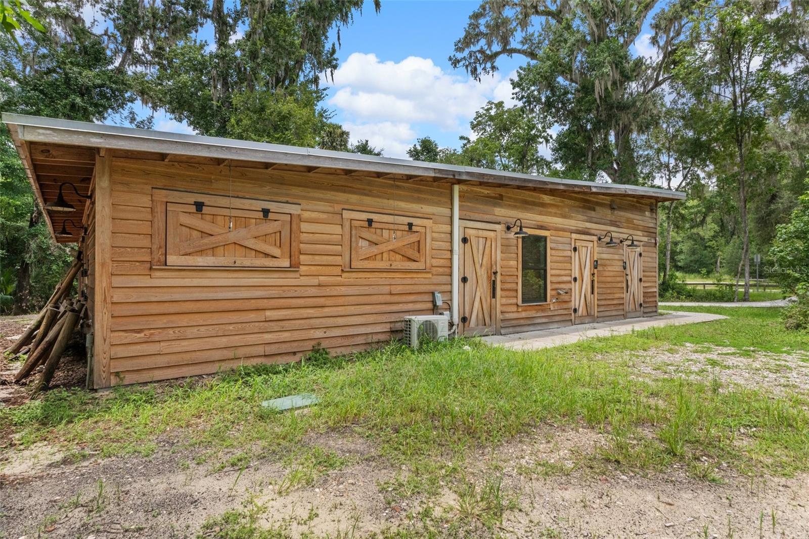 Listing photo id 16 for 6440 Cedar Lane
