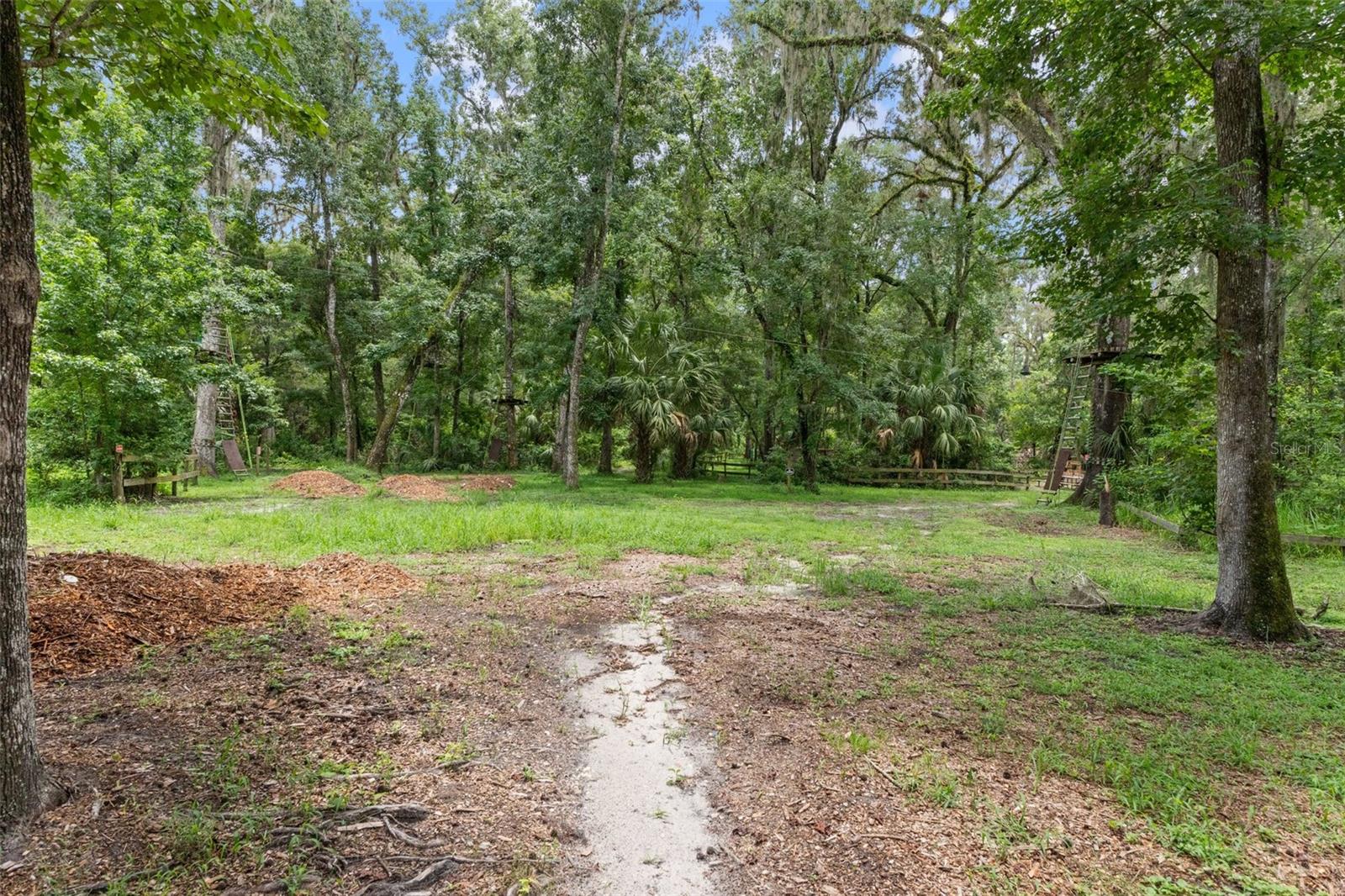 Listing photo id 23 for 6440 Cedar Lane