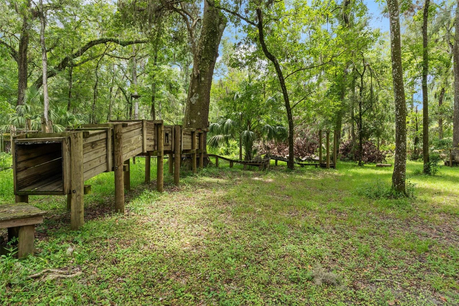Listing photo id 33 for 6440 Cedar Lane